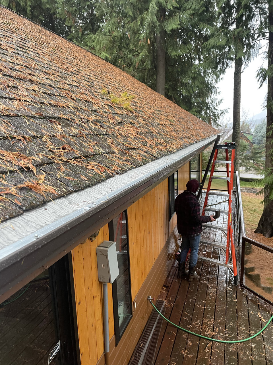 Gutter cover installation on home