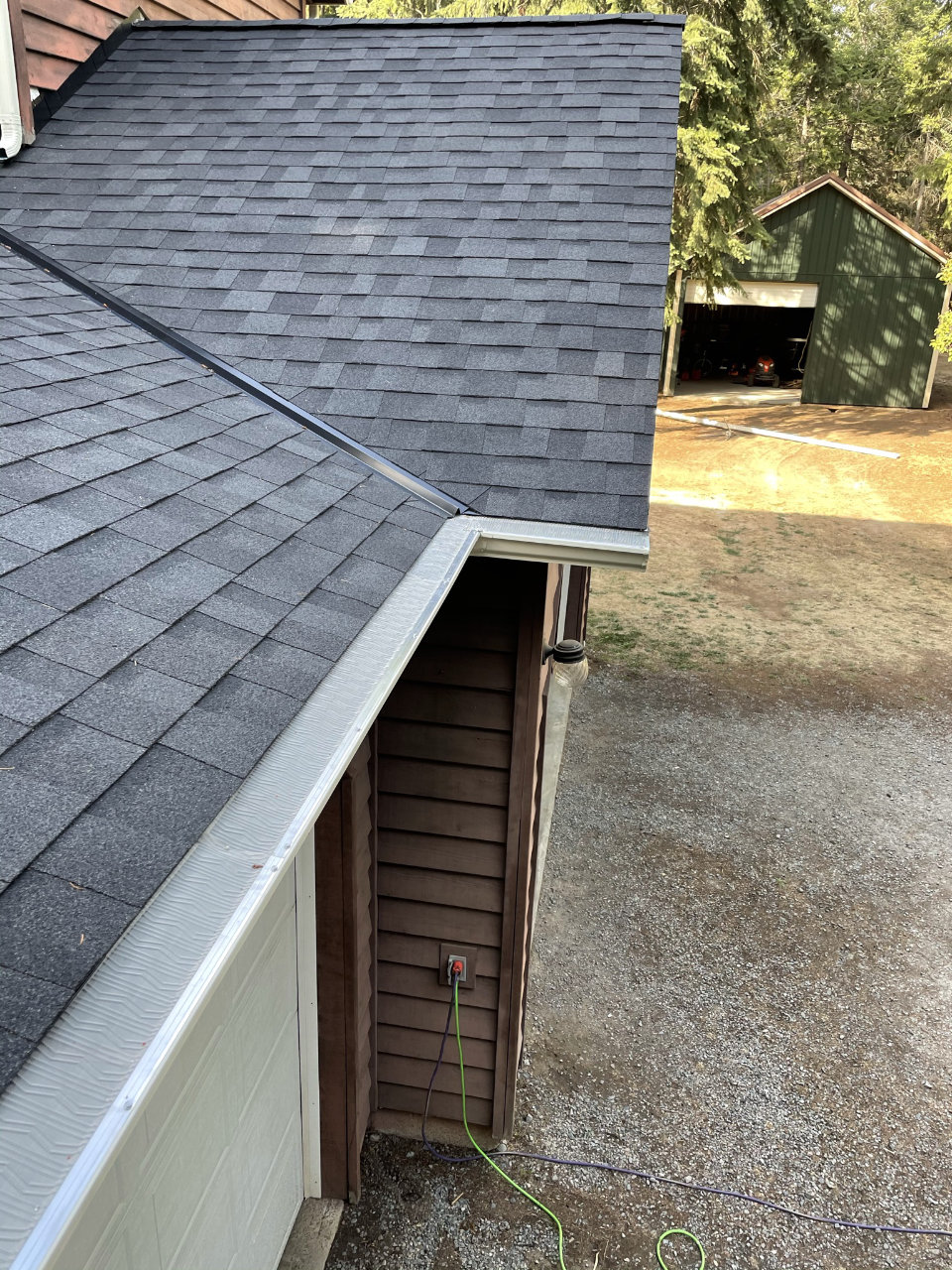 Gutter cover system detail