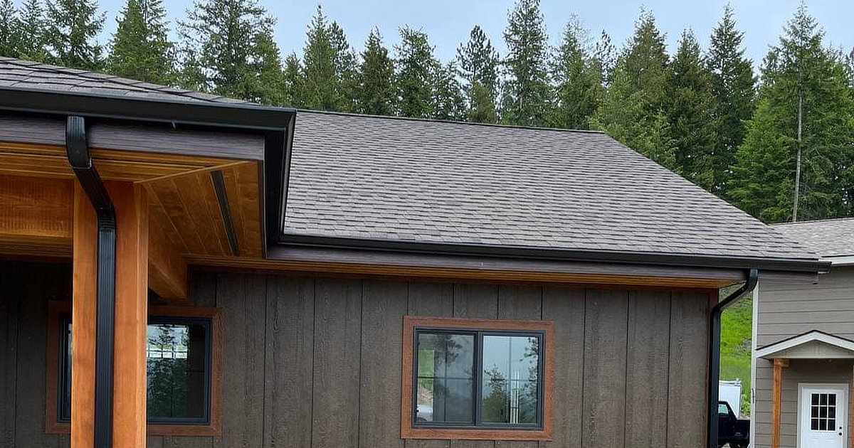 North Idaho home with professional seamless gutters